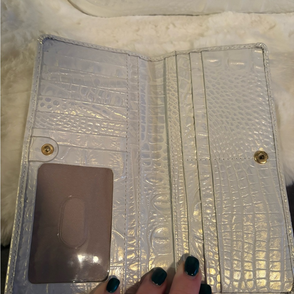 Brahmin Shell White Ezra and wallet(has imperfection on wallet see picture) - Picture 3 of 6